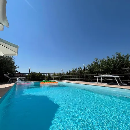 Quarto em Acomodações Particulares Belvedere Con Piscina - Soggiorni Le Grotte Camerano
