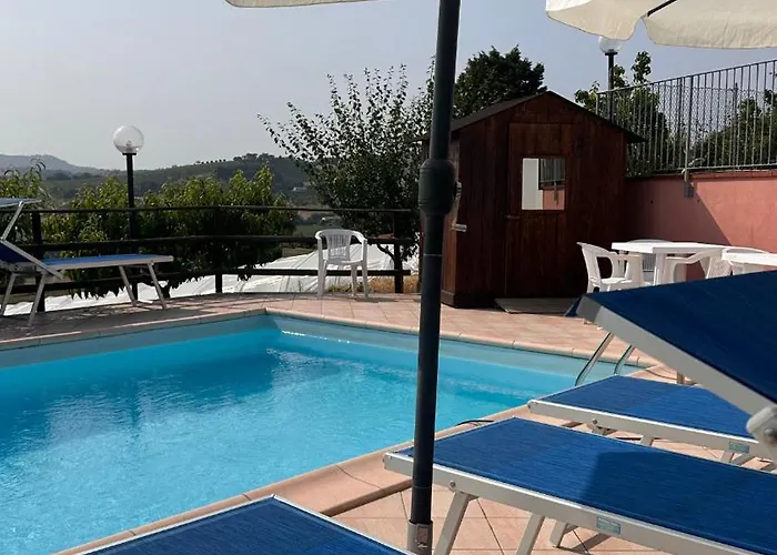 Belvedere Con Piscina - Soggiorni Le Grotte Camerano