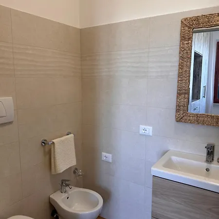 Belvedere Rooms Con Piscina - Le Grotte Rooms And Apartments Homestay