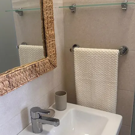 Belvedere Con Piscina - Le Grotte And Alloggio in famiglia Camerano