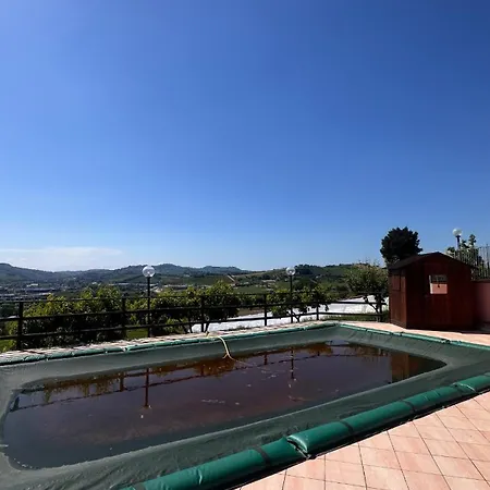 Alloggio in famiglia Belvedere Con Piscina - Le Grotte And Camerano